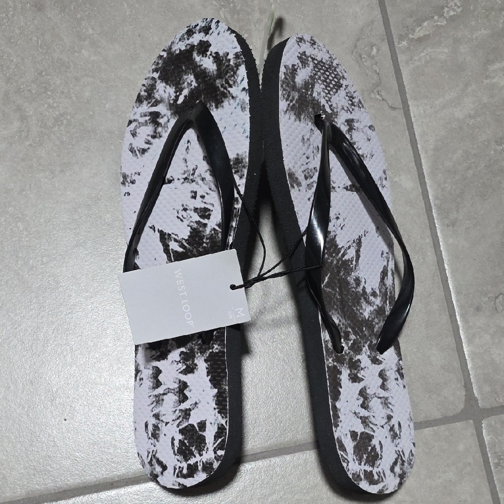West Loop Women's Monochrome Patterned Sandals